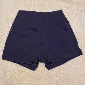 3 Born Primitive Shorts M